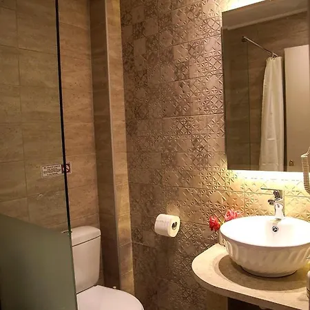 Bellarias House Aparthotel