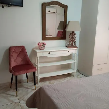 Bellarias House Aparthotel