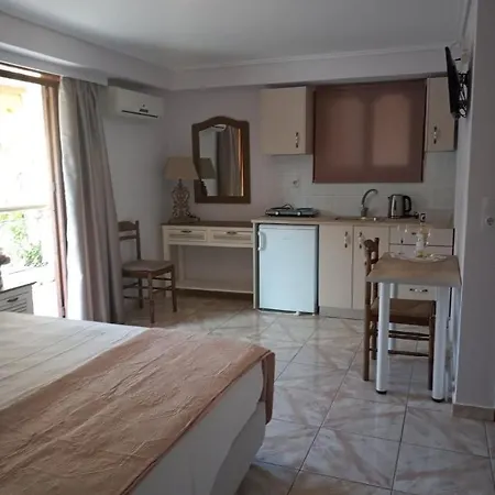 Bellarias House מלון דירות נידרי