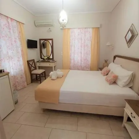 Bellarias House מלון דירות נידרי