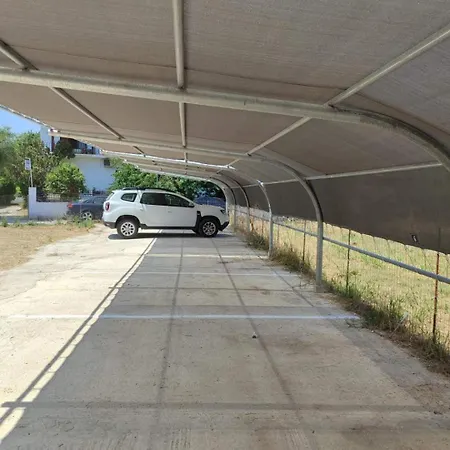 מלון דירות Bellarias House